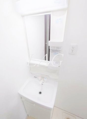 洗面設備　独立洗面台です。