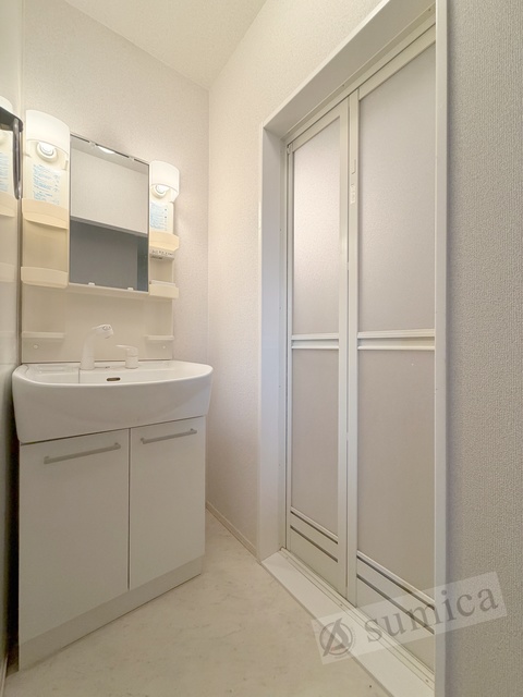 洗面設備　洗面脱衣所付き！独立洗面台が便利です♪♪