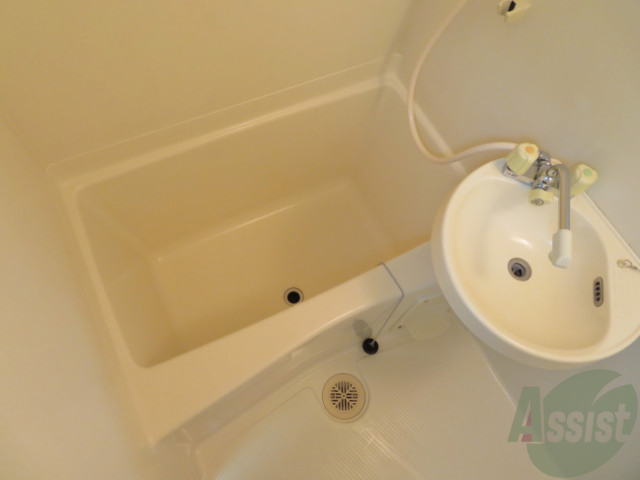 バス・シャワールーム　疲れた時はゆっくり湯船につかってみてはいかがでしょうか。