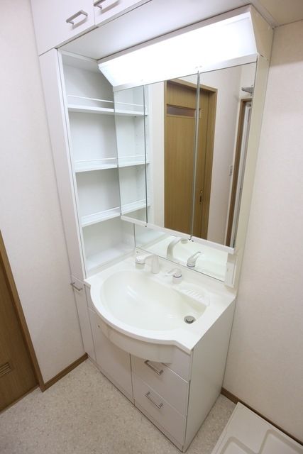 洗面設備　★便利なシャンプードレッサー独立洗面所★