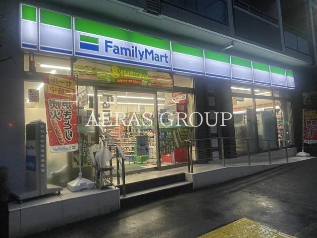 コンビニ　ファミリーマート 市谷柳町店（コンビニ）まで449m