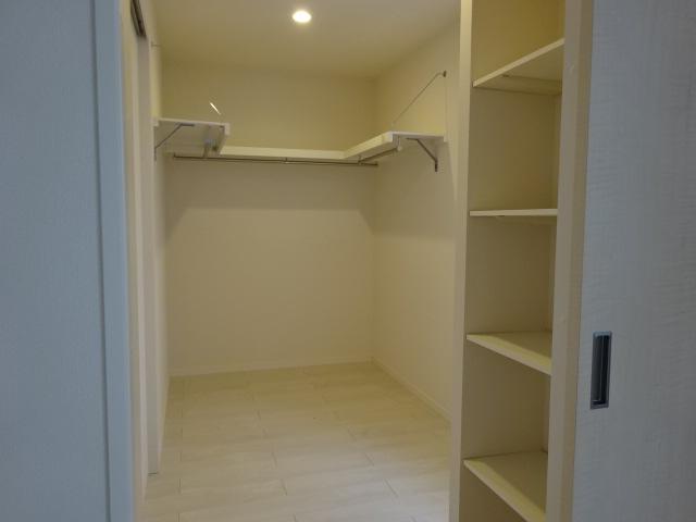 収納　ウォークインクローゼット