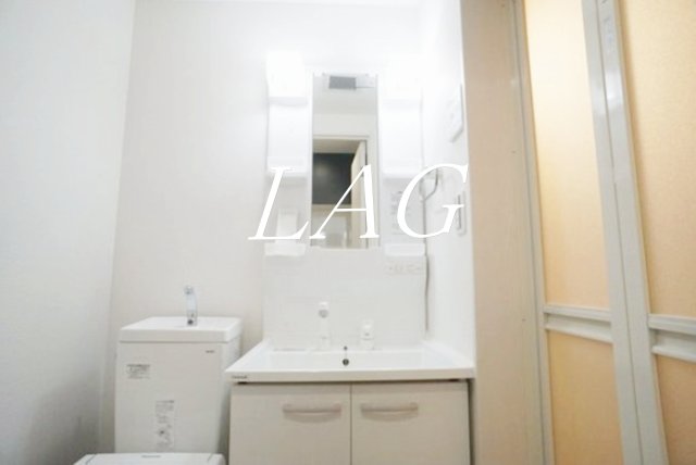 洗面設備　独立洗面台です。