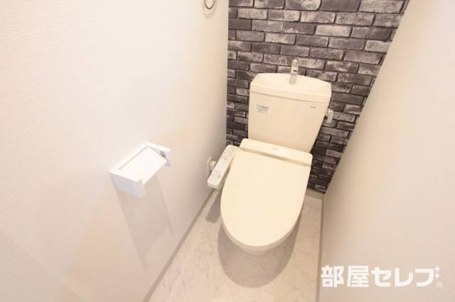 トイレ　お手洗いはこちらです