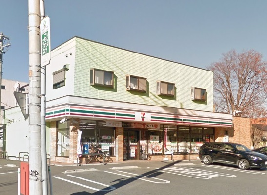 コンビニ　セブンイレブン（コンビニ）まで675m