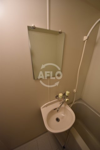 洗面設備　ユニーブル靭公園　洗面台