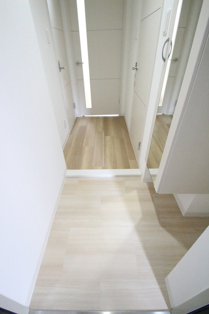 玄関　※同間取りタイプのお写真です