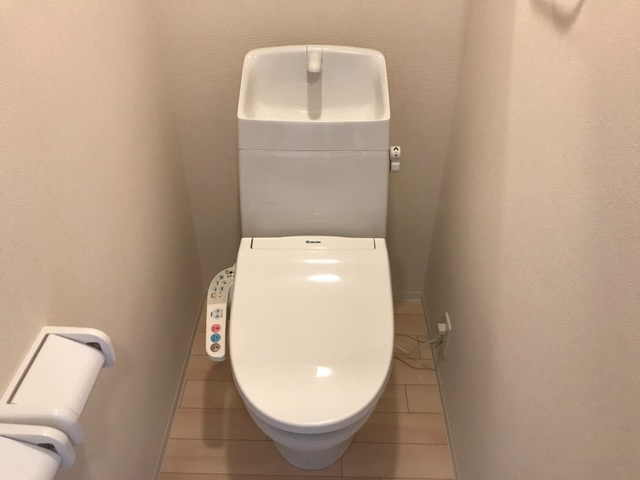 トイレ　モデル画像