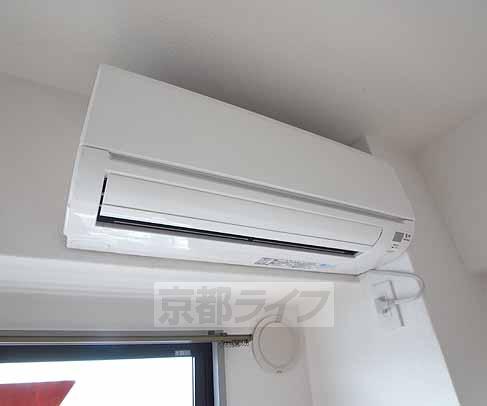 その他設備　リビングに１基ついております。