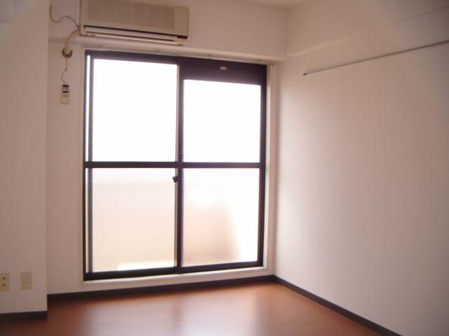 居室・リビング　室内