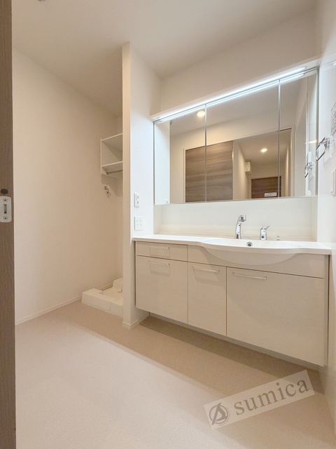 洗面設備　洗面脱衣所付き！独立洗面台が便利です♪♪