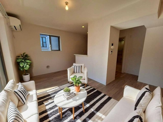 居室・リビング　★明るい南向きリビング★