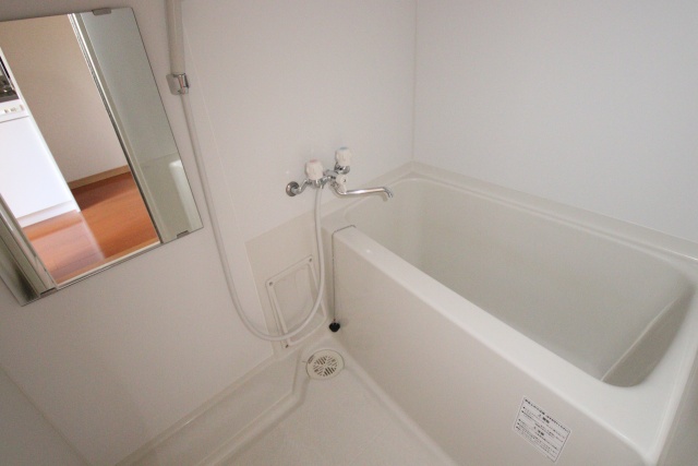 バス・シャワールーム　※別室の参考写真の為、現況優先です。