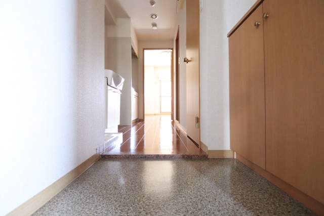 玄関　※別室の参考写真の為、現況優先です。
