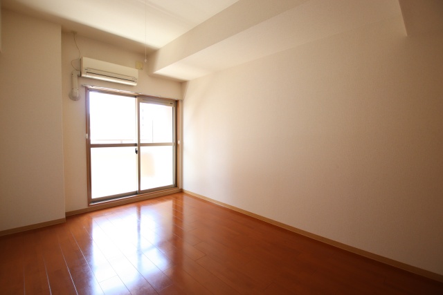 居室・リビング　※別室の参考写真の為、現況優先です。