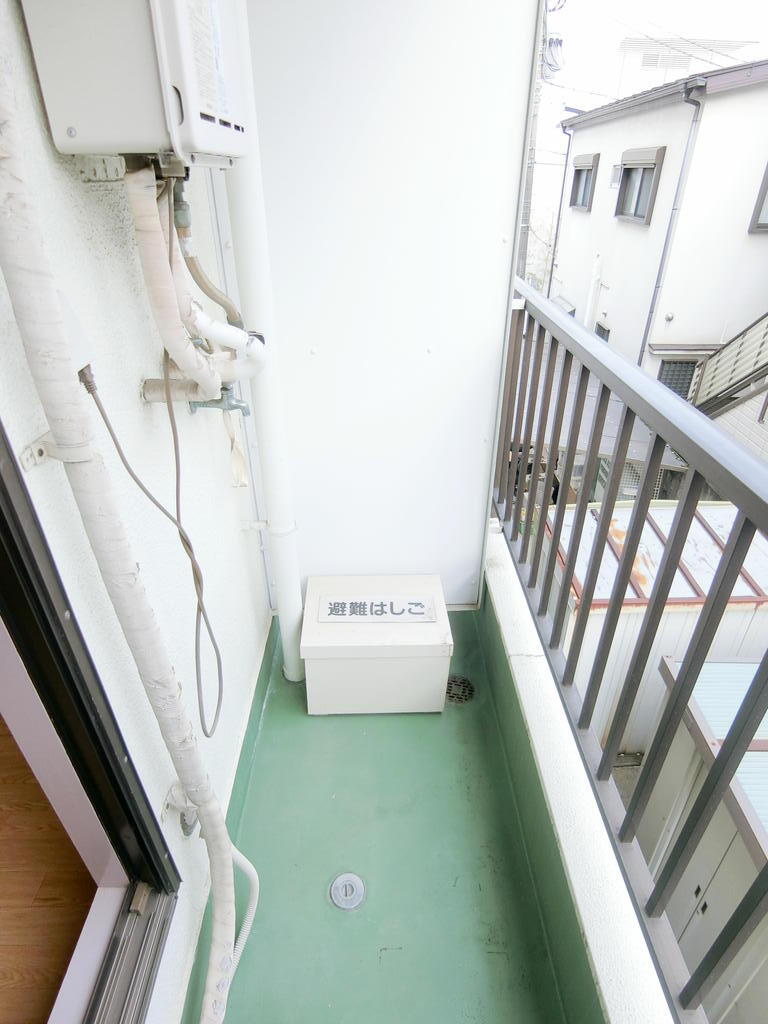 洗面設備　洗濯機置場（バルコニー）