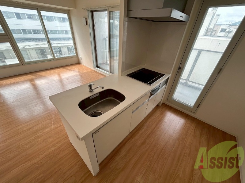 キッチン　こちらはキッチン。調理スペースもあり使いやすそうです。