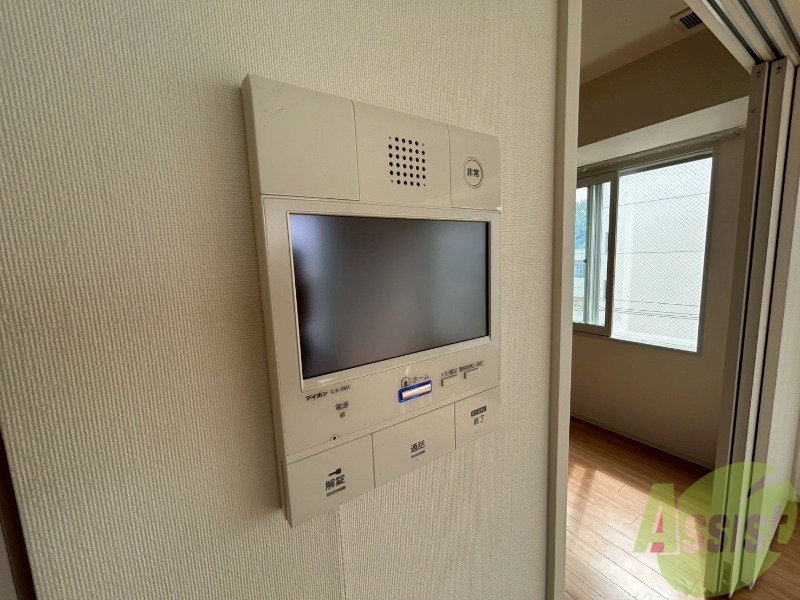 セキュリティ　ＴＶモニター付インターホンです。来客者の顔が見えるので安心！