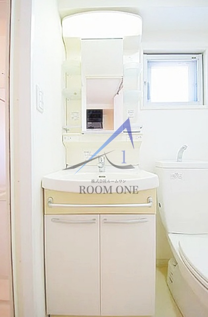 洗面設備　独立洗面台です。