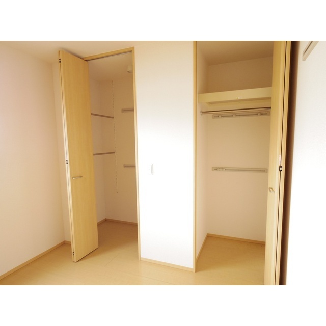 収納　ワンステップクローゼット