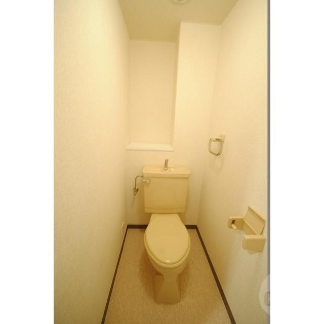 トイレ　温水洗浄便座