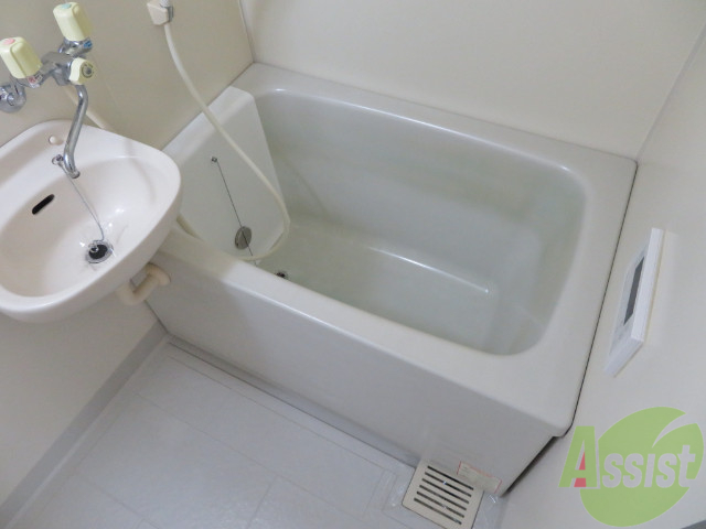 バス・シャワールーム　疲れた時はゆっくり湯船につかってみてはいかがでしょうか。