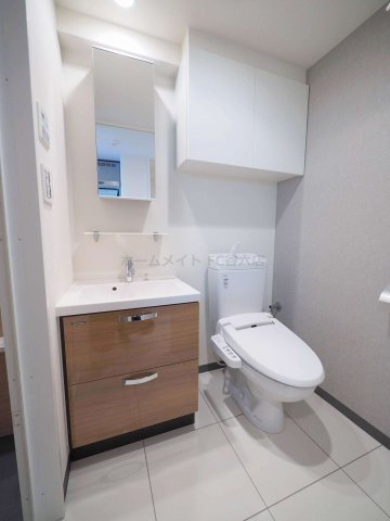 トイレ　エスライズ梅田DOSHIN