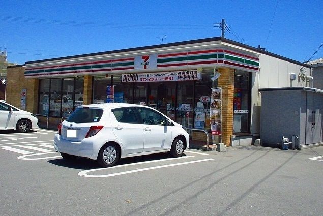 コンビニ　セブンイレブン（コンビニ）まで1100m