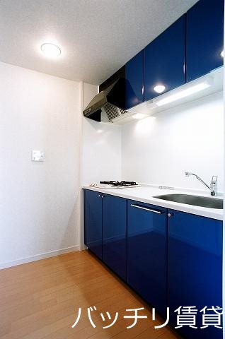 キッチン　画像は別号室タイプの為、現状を優先致します。