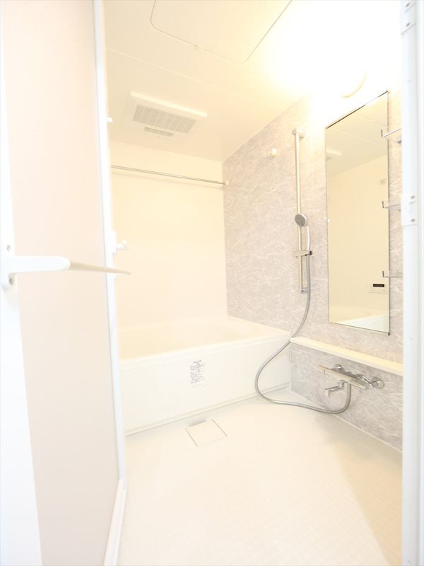 バス・シャワールーム　バスルーム　浴室暖房乾燥機付き