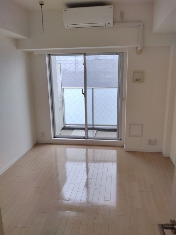 居室・リビング　☆明るい洋室☆