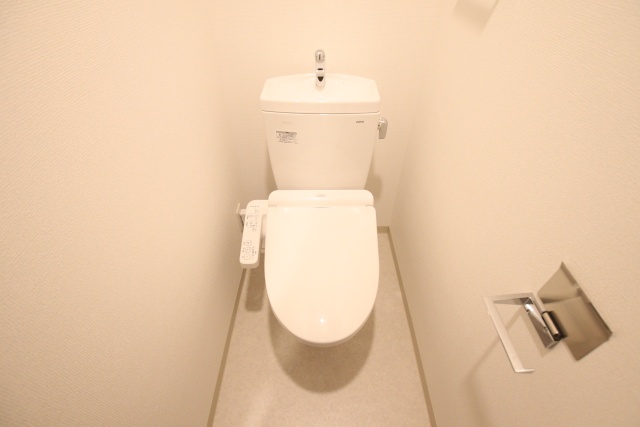 トイレ　※別室の参考写真の為、現況優先です。