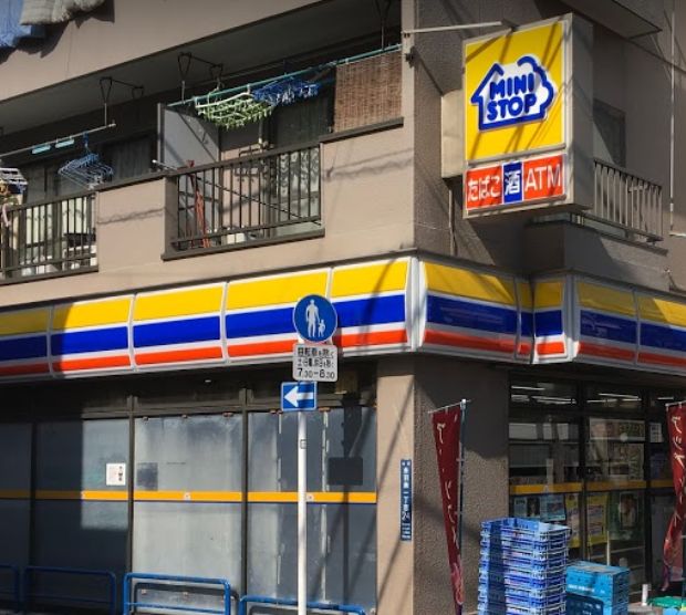 コンビニ　ミニストップ 赤羽南店（コンビニ）まで950m