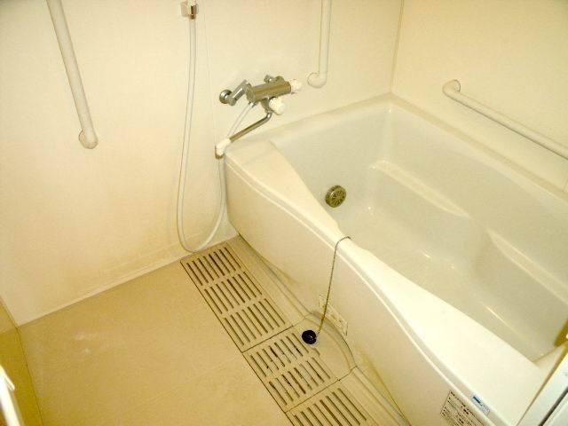 バス・シャワールーム　バスルーム