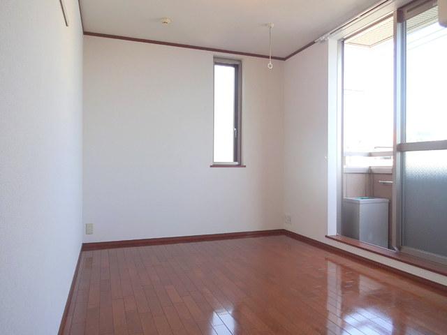 居室・リビング　★明るい２面採光★