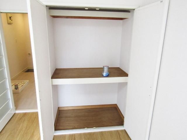 その他設備　★左側にも収納あり★