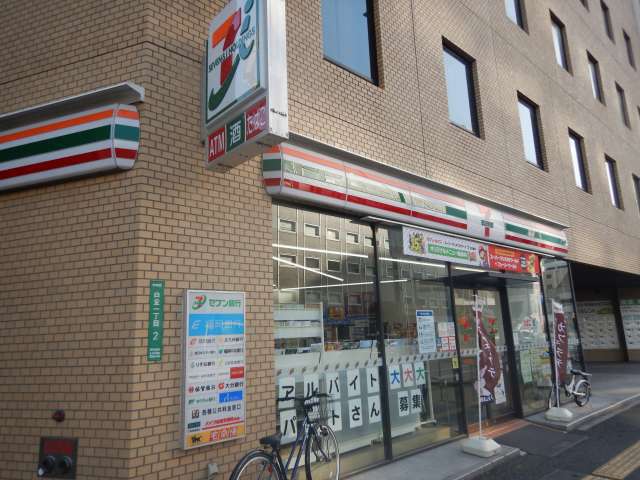 コンビニ　セブンイレブン（コンビニ）まで200m