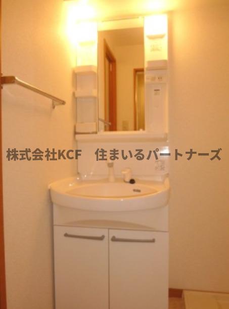 洗面設備　スペースが確保できる洗面所です