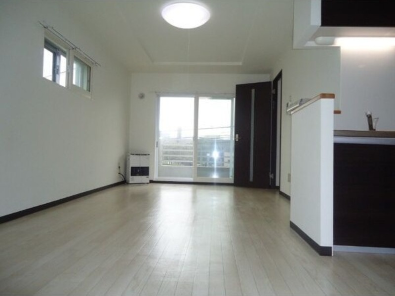 居室・リビング　退去予定につき同タイプ別号室の画像です。