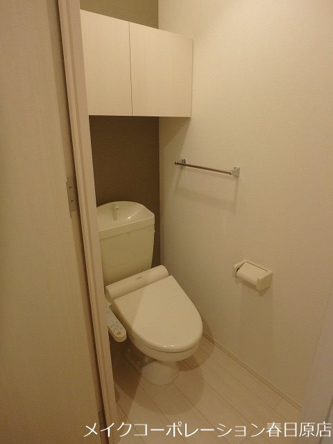 トイレ　写真は同型タイプ