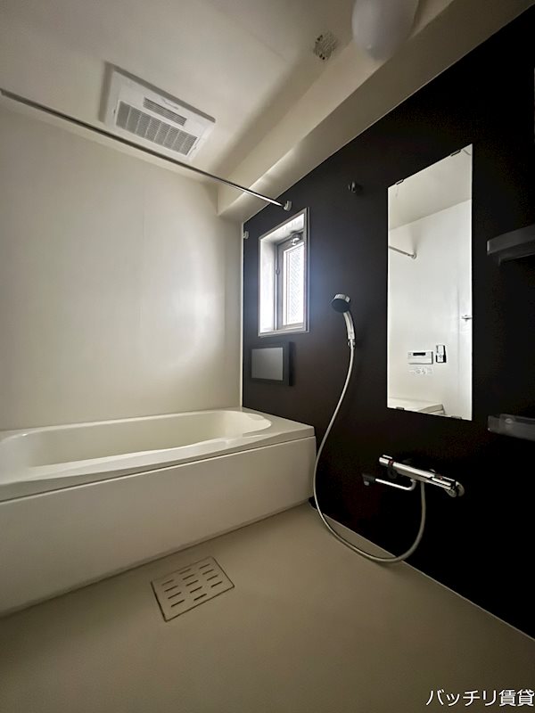 バス・シャワールーム　写真は同タイプの別室参考写真になります。