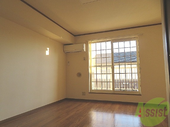 居室・リビング　リビングは１２．１帖のＬＤＫです。広々していますね。