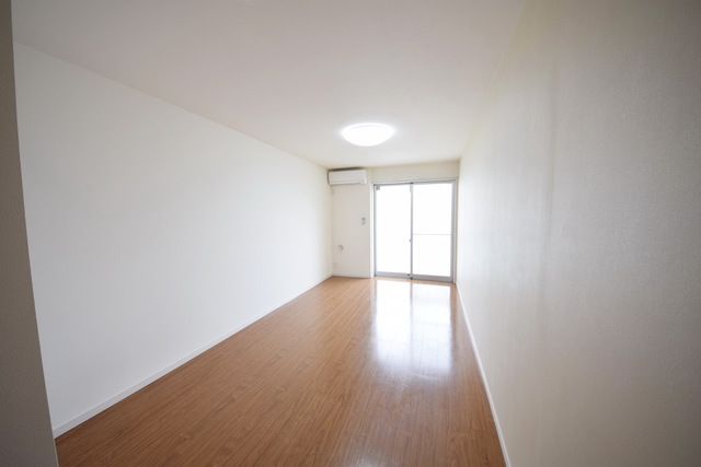 居室・リビング　～ぜひ一度ご内見ください～