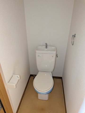 トイレ　キレイな個室空間です