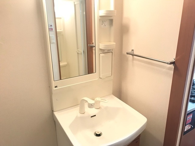 洗面設備　洗髪洗面化粧台です。