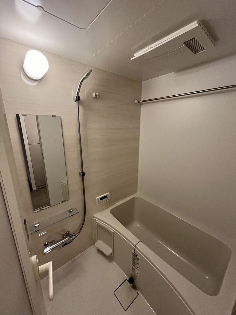 バス・シャワールーム　バス