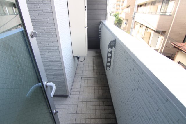 バルコニー　他のお部屋の参考写真となります。