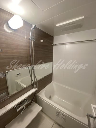 バス・シャワールーム　追い焚き機能・浴室乾燥機付き♪