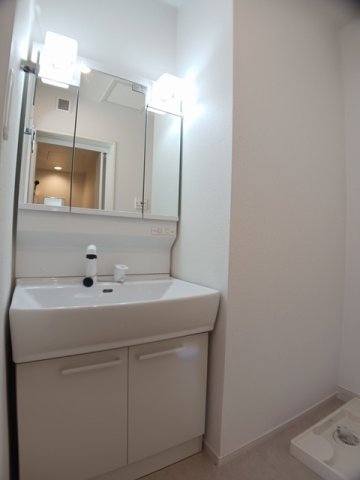 洗面設備　使いやすい洗面所です