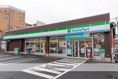 コンビニ　ファミリーマート上板橋三丁目店（コンビニ）まで558m